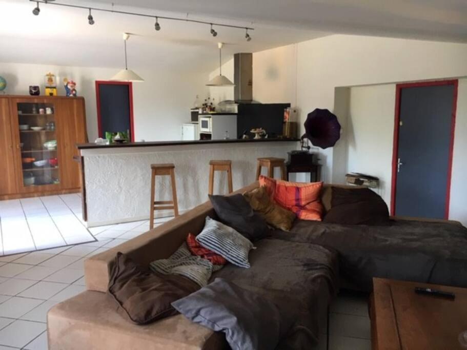 Le Depot Appartement Du Canal 80M2 A Champvert Exterior foto